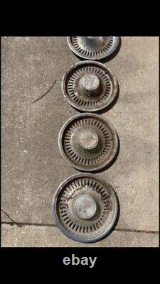1972 1973 Oldsmobile Cutlass hubcaps wheel covers (7)